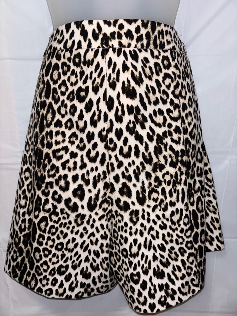 New York & Company Leopard-Print High Waist Shorts - Beige & Black